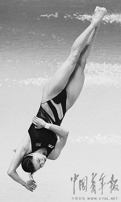 吴敏霞夺得亚运会跳水女子1米跳板金牌