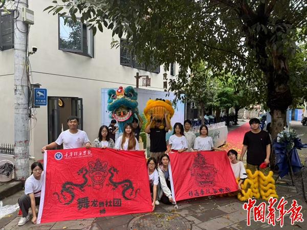 一群“聚光灯”外的大学生在这里“闪闪发光”阵容