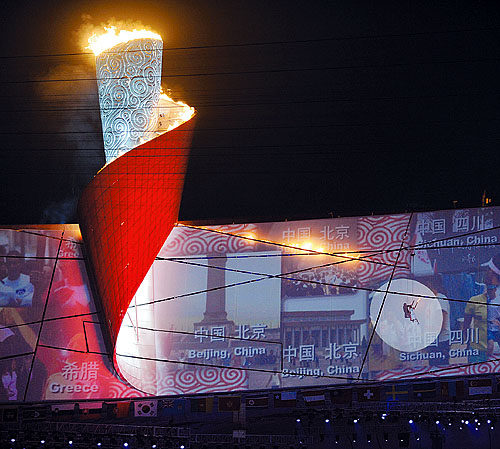 北京奥运火炬塔图片