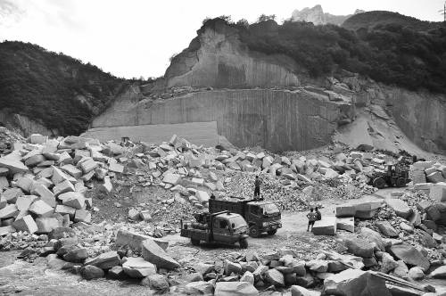 开山采石:秦岭"毁容"之痛