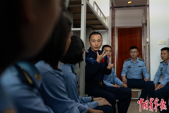 广西警察学院训练图片